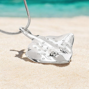 Stingray Pendant Necklace – Sealife Collection – Sterling Silver
