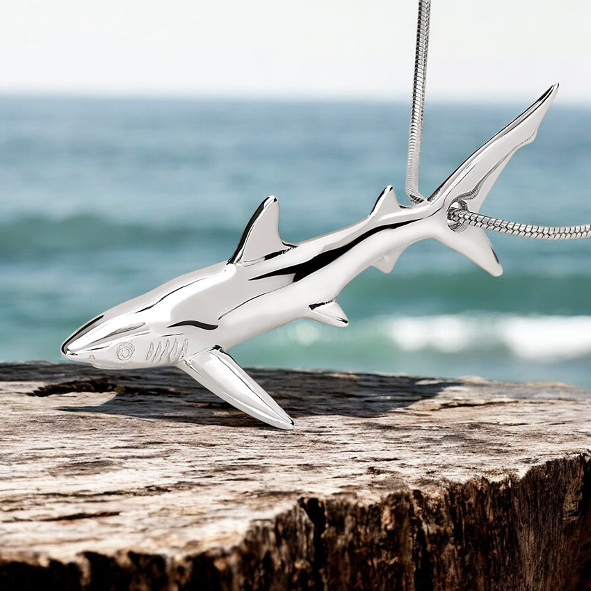 Joe Romeiro´s Blue Shark Necklace – Sterling Silver