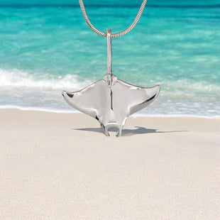 Realistic Manta Ray Necklace – Sea Life Collection – Sterling Silver