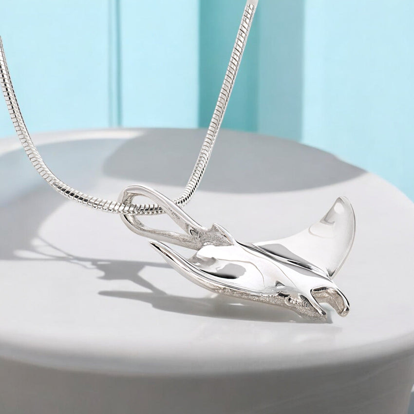Realistic Manta Ray Necklace – Sea Life Collection – Sterling Silver