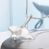 Realistic Manta Ray Necklace – Sea Life Collection – Sterling Silver