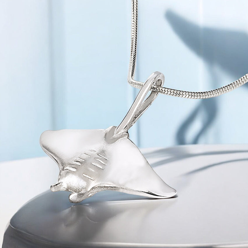 Realistic Manta Ray Necklace – Sea Life Collection – Sterling Silver