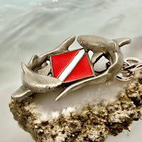 Reef Sharks Circling Dive Flag Keychain – Diver´s Collection – Pewter