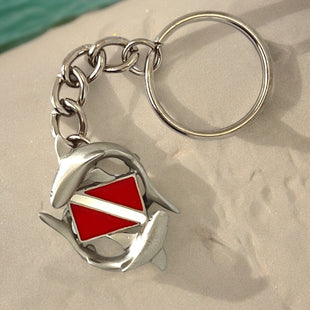 Reef Sharks Circling Dive Flag Keychain – Diver´s Collection – Pewter